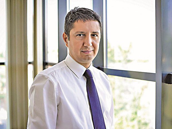 Florin Țâncu - General Director WECO Travel Romania speaking at corporate travel event